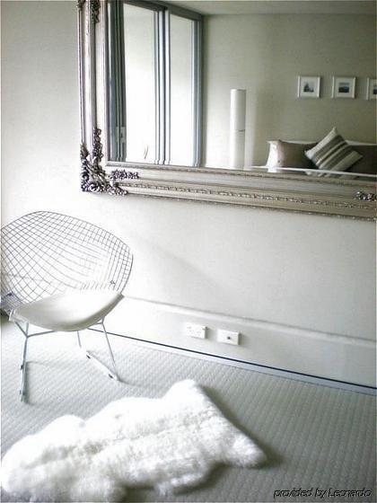 Apartment - The 150 *