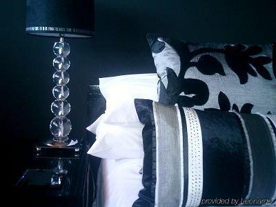 Apartment - The 150 *